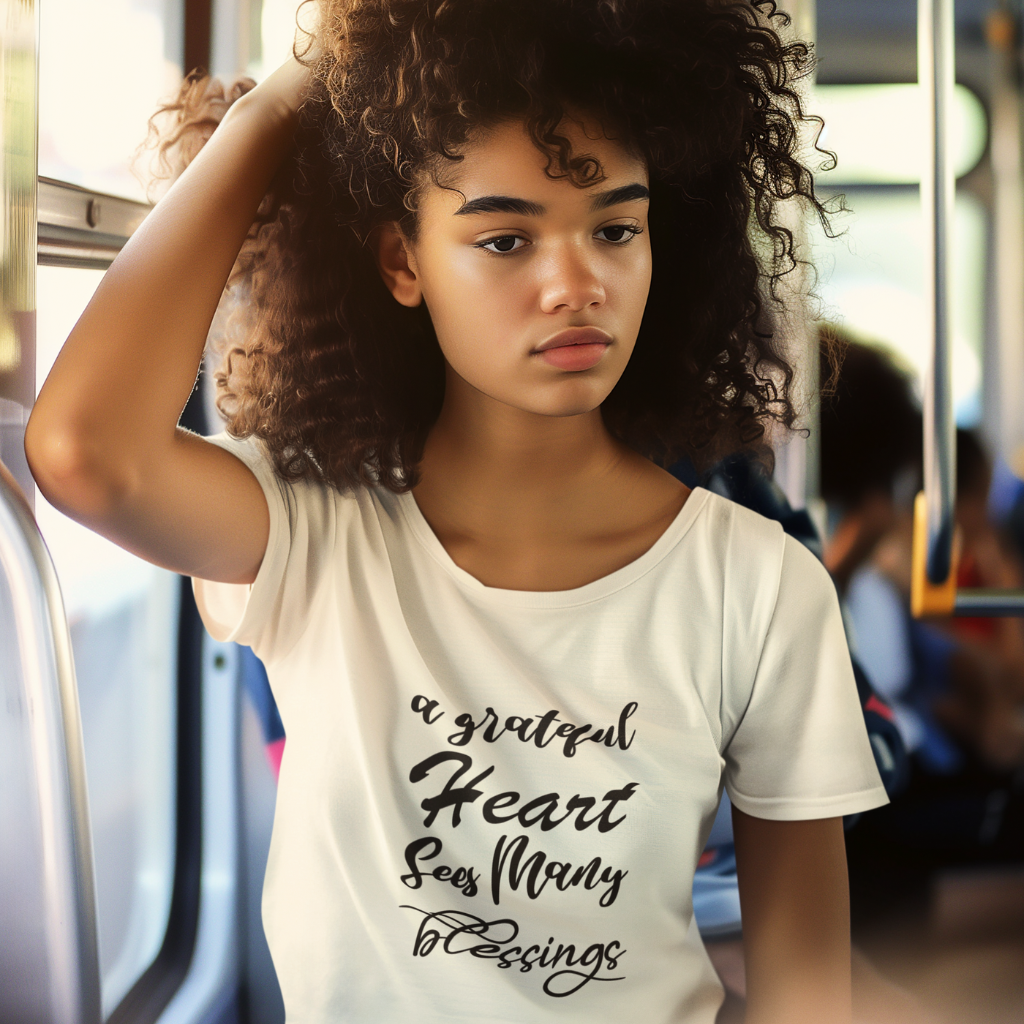 A GREATFULL HEART SEES MANY BLESSINGS UNISEX T-SHIRT